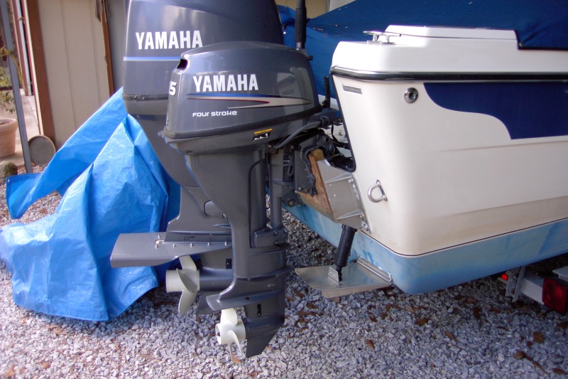 "Mini Jacker" fixed kicker mount.  Allows the engine to sit a dab to the rear.Help with turning both directions and with the angle of the stern to keep the prop out of the water while running the main.