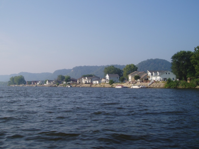 Mississippi River homes on the Brownsville,IA., bank