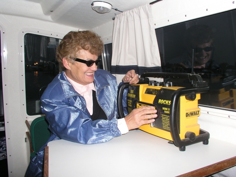 (MommaB) haven\'t installed my 1000watt stereo this will have to do for now