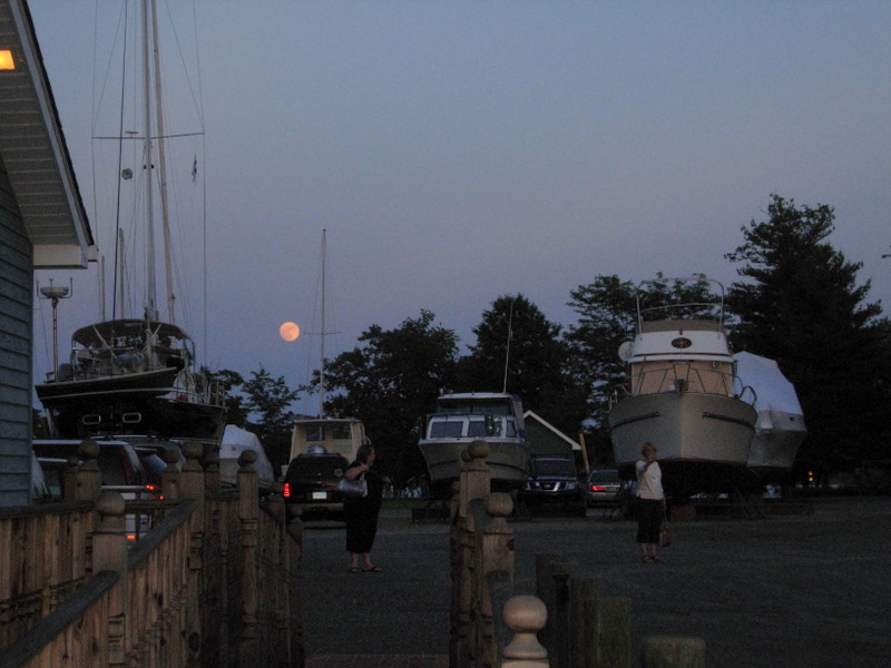 Moon rise over Lankford - some vesels still on the hard