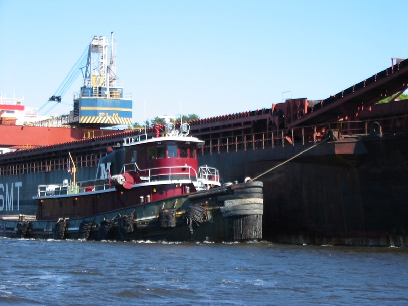 (Moxieabs) Close-up of the tug, those are some heavy duty fenders! 5/30/04