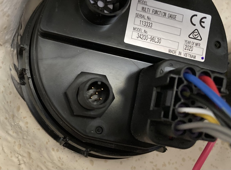 N2K Connector on back of Suuki SMG4