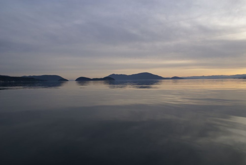 Northbound-DSC06220 Sunrise leaving Hope Island moorage