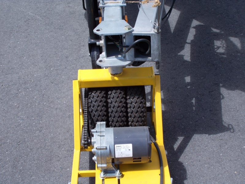 note rubber brake hose in swing