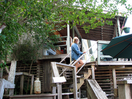 Outdoor dining and \"entertainment\"