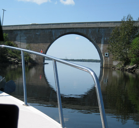 Oval bridge