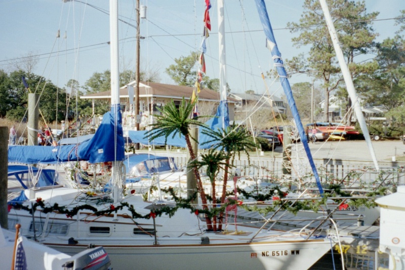 Part of Oriental's Christmas boat parade 07