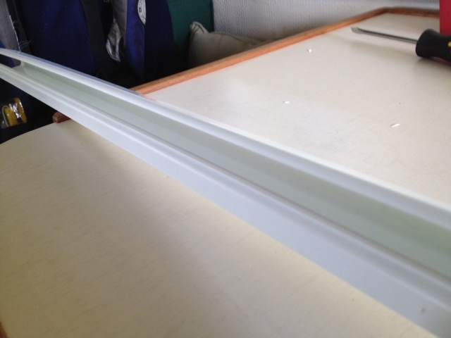 Picture shows side rail with cover open