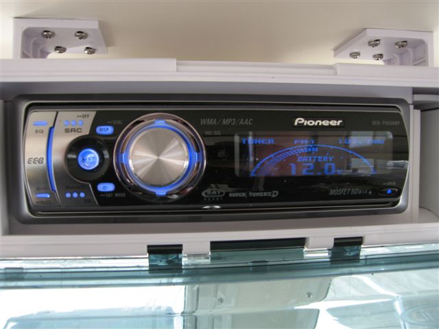 Pioneer 6800 IPOD SAT Ready Stereo CD Reciever...EVEN MONITORS your BATTERIES VOLTAGE!! SWEET!