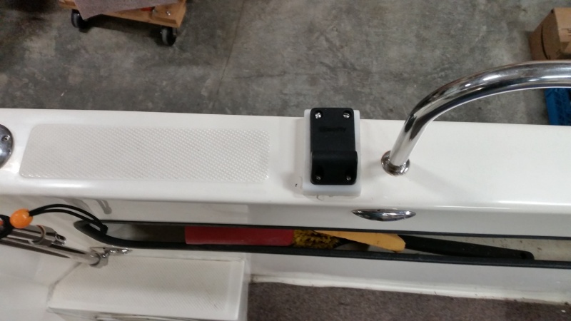 Pot puller mount