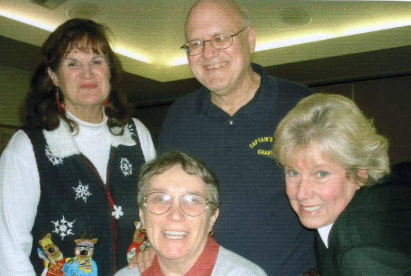 (R/J): Charlie (Captain's Choice) with Linda (our wonderful travel agent), Ruth (R-Matey) and Sue (Sue' C).