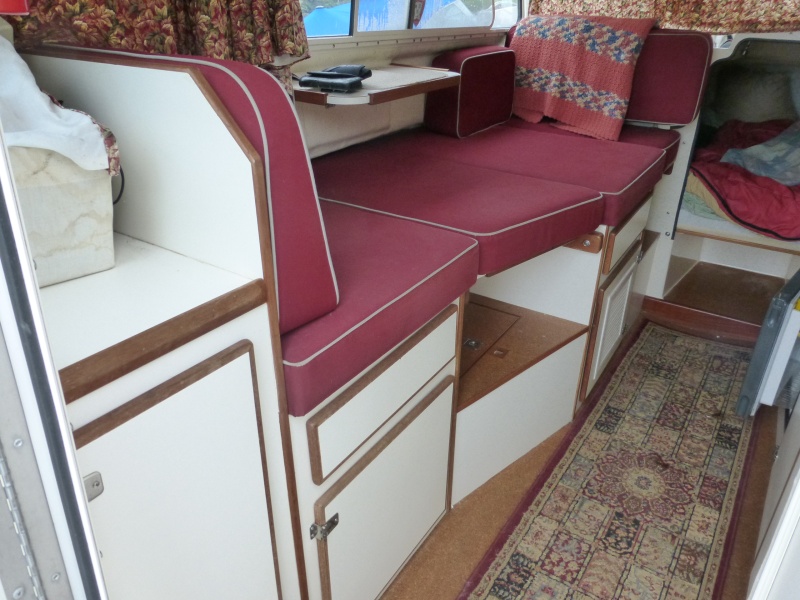 Raised backrest and cushion.