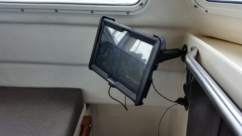 ram mount for tablet with Navionics