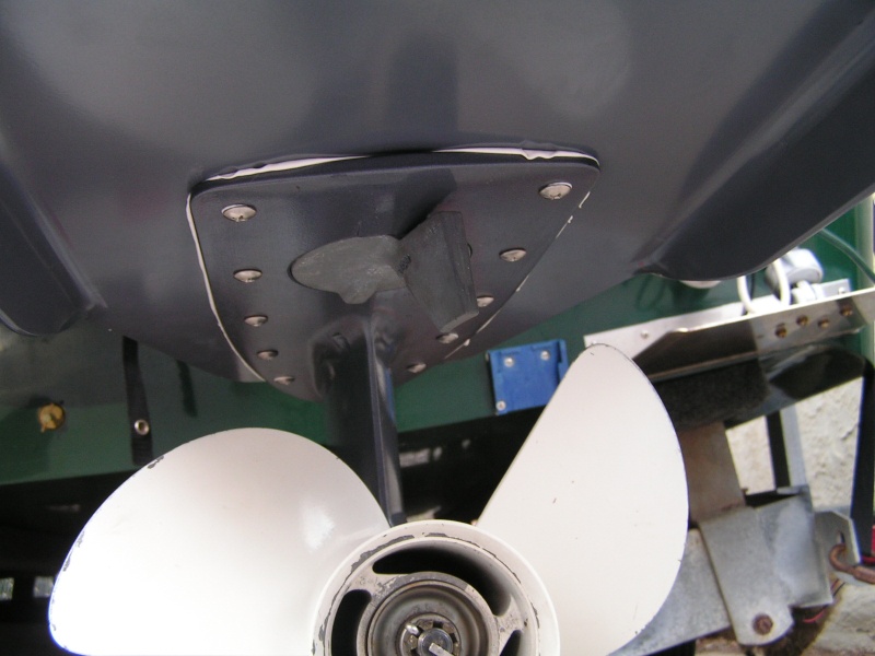Recommended bolt pattern doesn't seem to interfere with the anode/trim device.