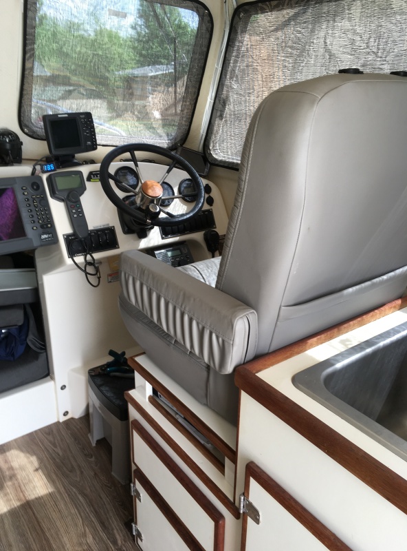 Replacement helm seat with riser box