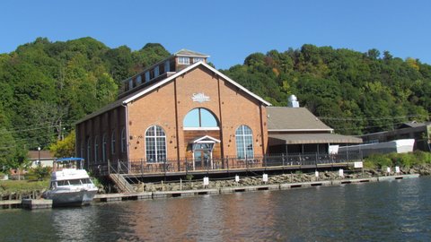 Restaurant with dockage on Rondout Creek