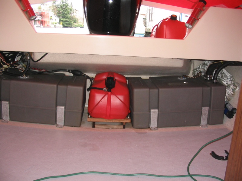 (rhys) Fuel Tanks with Reserve Tank