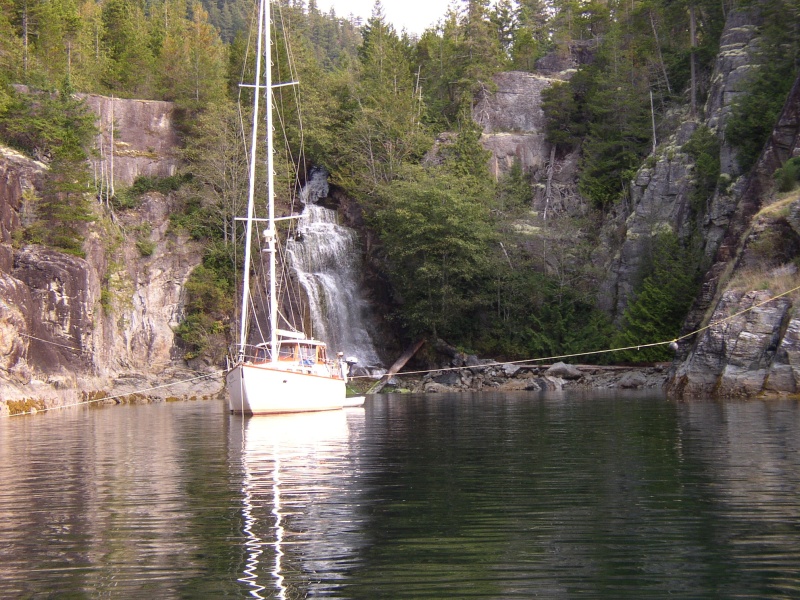 Sail boat had the entrance blocked to Cassil Falls.