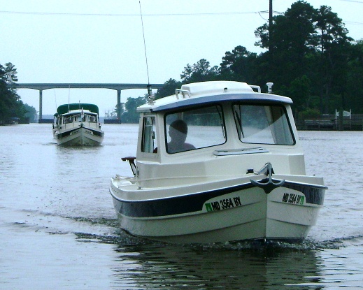 Sea Esta and Munchkin coming in to Coinjock NC