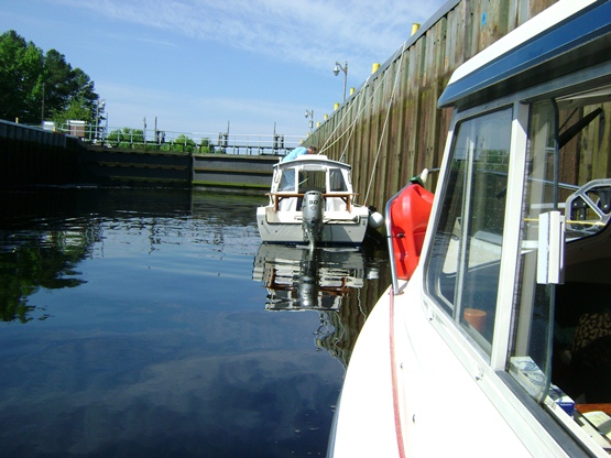 Sea Esta in Dismal Swamp north lock
