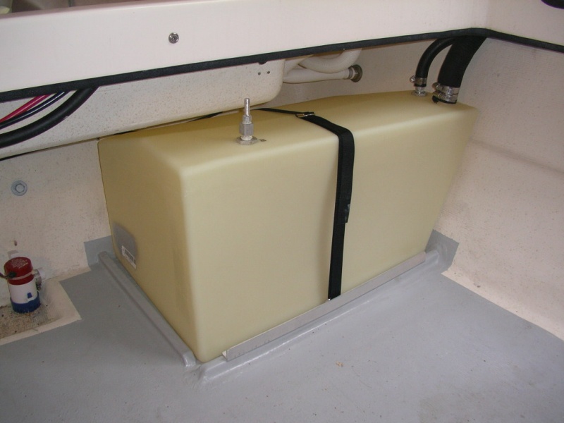 (seabran) Port Tank with aluminium angle on cleat