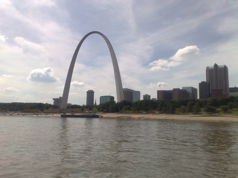 St Louis and the arch from the Mississippi