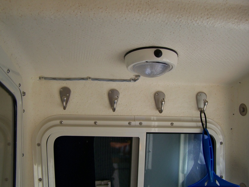 Storage hooks in head.