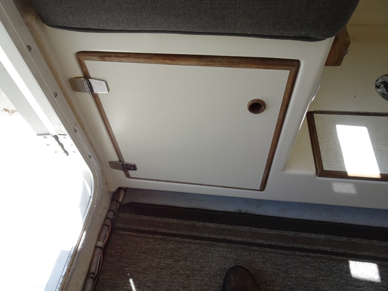Storage under aft dinette seat