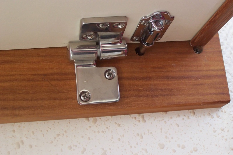 Table mounts 3