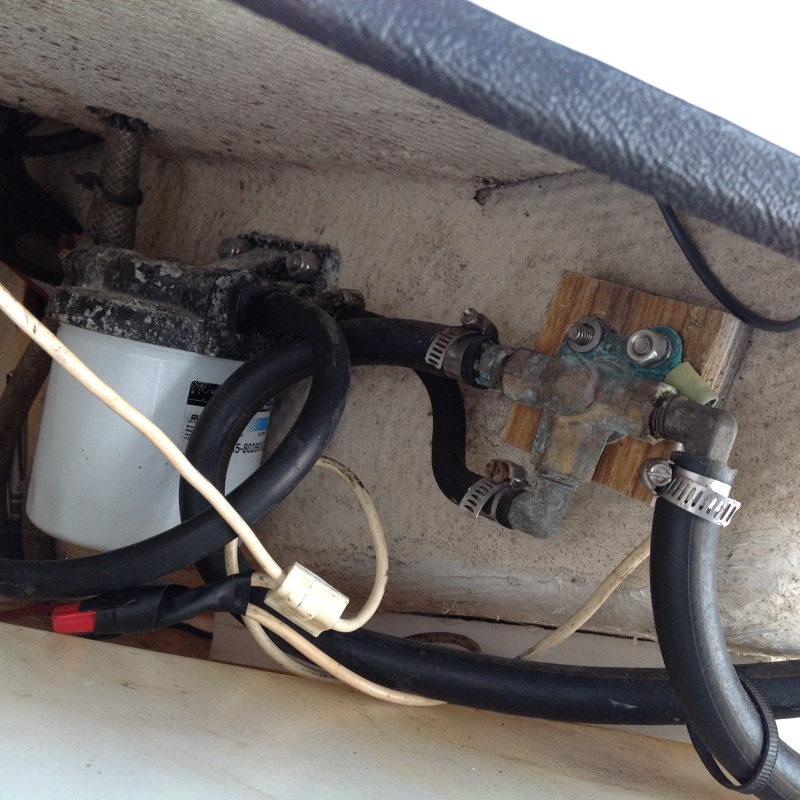Tank selector and fuel filter
