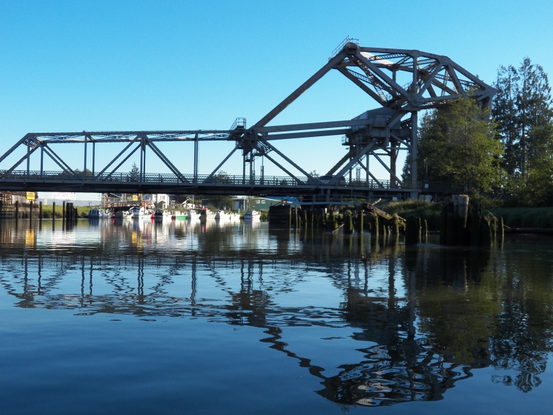 The Heron Street lift bridge going in to Aberdeen.