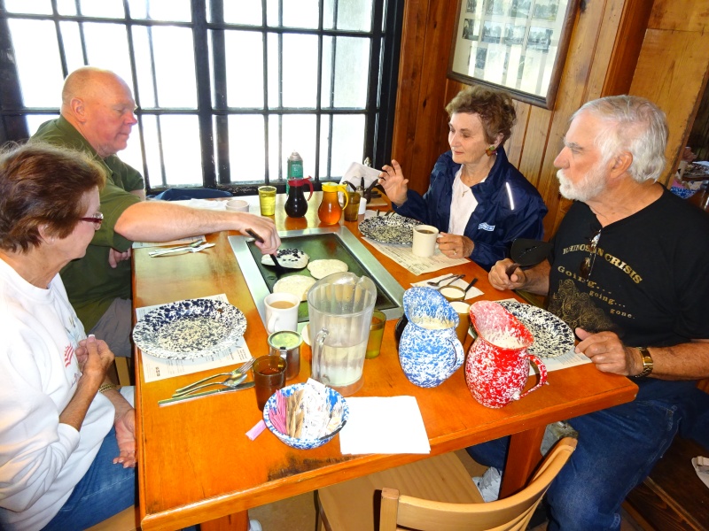 The other half of the gang at breakast
