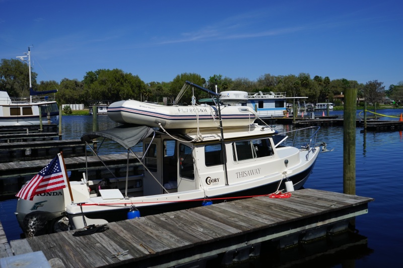 Thisaway in an empty Hontoon marina!