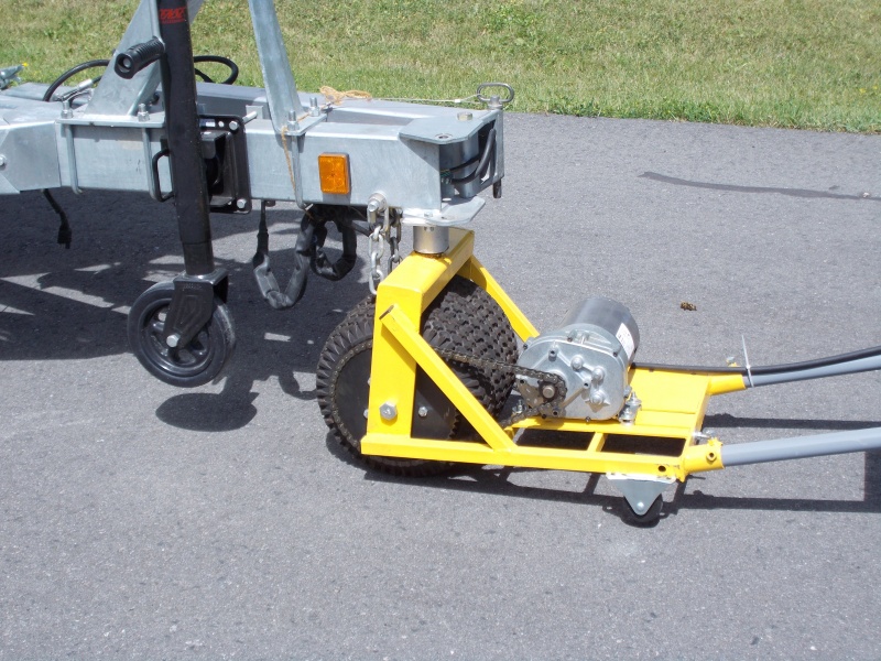 three wheel trailer mover with swing tongue