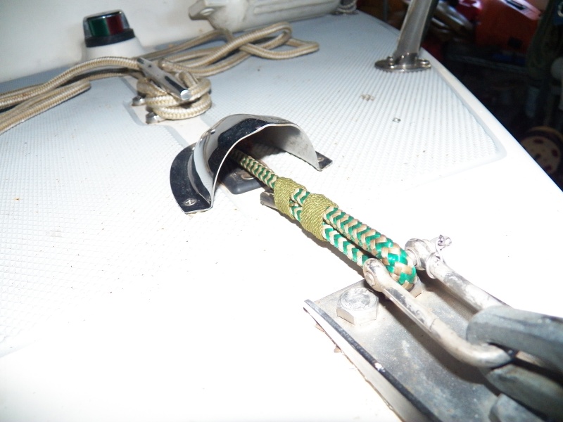To compensate for a lack of chain, I used lead-filled line.  This is the same line as used on the bottom of a gill net.  Available in different weights, this is some of the lighter stuff, but still drops "like lead."
