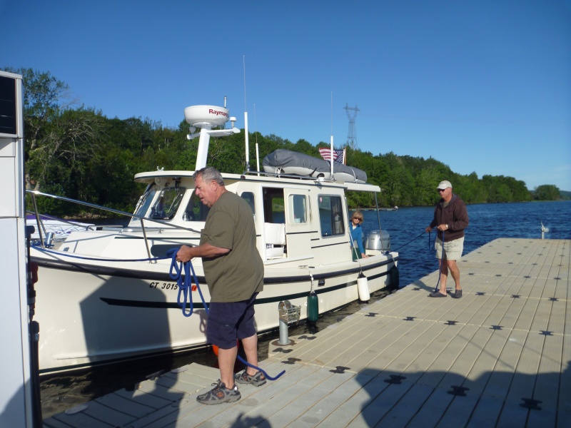 Tying up Kingfisher at the Gas dock at Evandale