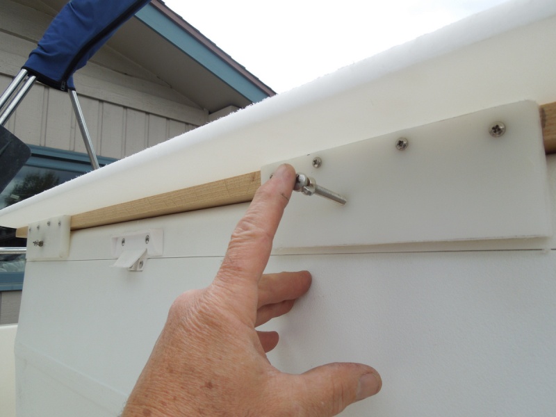 Used a couple of machined screws as push-pines to hold the top on so it dosen?t fall off when the lid is picked up.