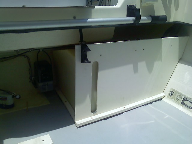 Viewing slot in tank cover