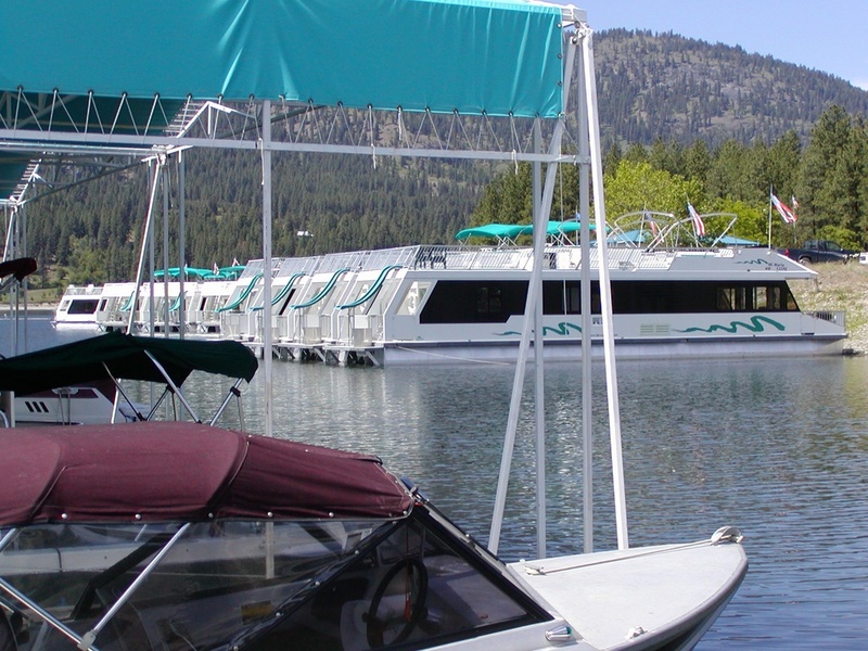 (WadeV) House Boats