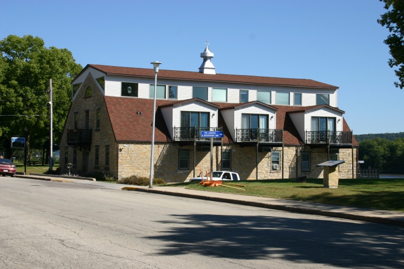 We stayed here at the Landing. Great place and nice rooms.