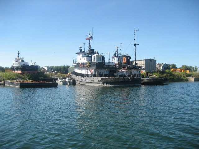 Working tugs along the Cheboygan River